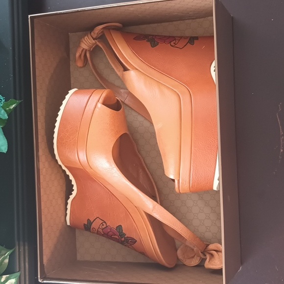 Gucci Tattoo Wedge shoes, Preloved - Picture 14 of 15
